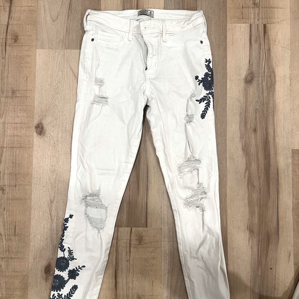 Size 2 low rise ankle Abercrombie jeans